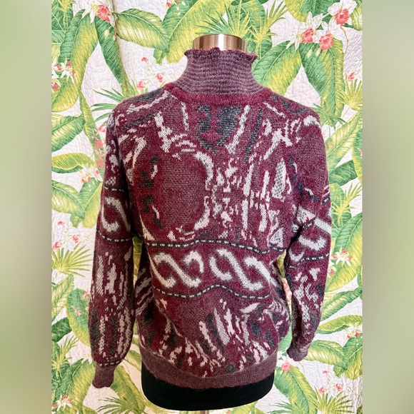 VANDERBILT Chic Burgundy Purple Red Ruffled Turtleneck Sweater - Picture 3 of 7